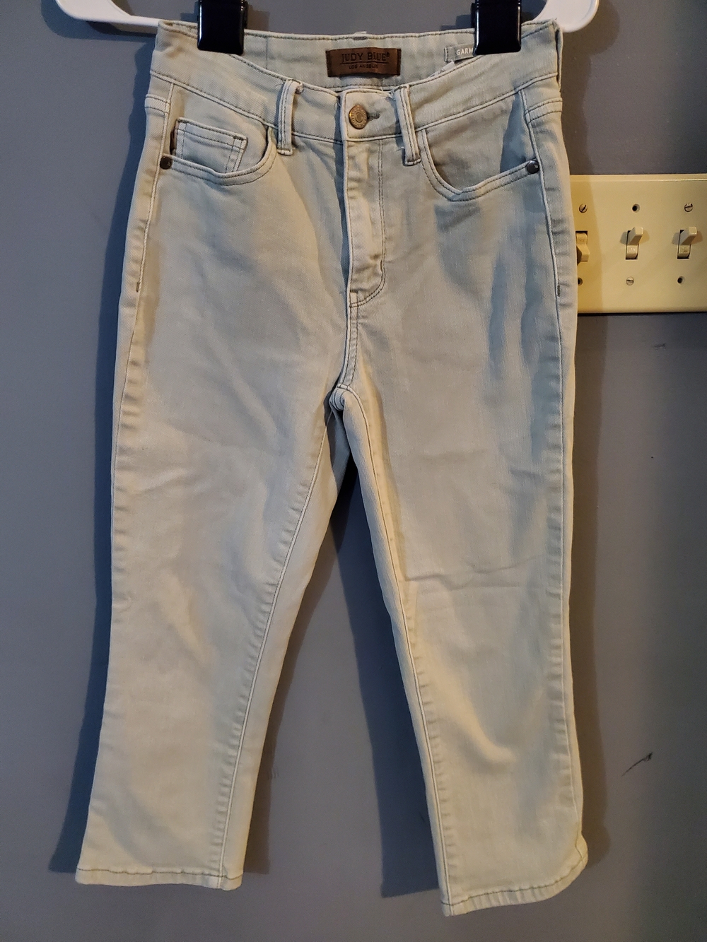 Judy Blue Light Green High-Rise Cropped Skinny Jeans